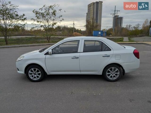 Белый Джили МК, объемом двигателя 1.59 л и пробегом 28 тыс. км за 2000 $, фото 3 на Automoto.ua