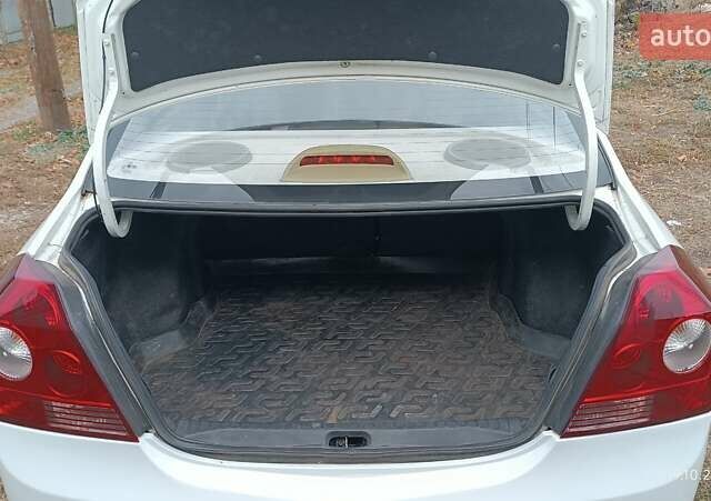 Білий Джилі МК, об'ємом двигуна 1.5 л та пробігом 98 тис. км за 3700 $, фото 4 на Automoto.ua