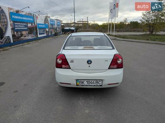 Белый Джили МК, объемом двигателя 1.59 л и пробегом 28 тыс. км за 2000 $, фото 7 на Automoto.ua