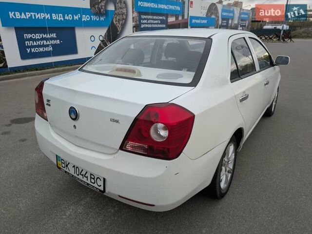 Белый Джили МК, объемом двигателя 1.59 л и пробегом 28 тыс. км за 2000 $, фото 6 на Automoto.ua