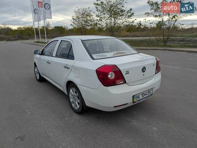 Белый Джили МК, объемом двигателя 1.59 л и пробегом 28 тыс. км за 2000 $, фото 5 на Automoto.ua