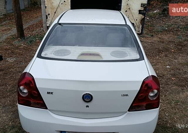 Білий Джилі МК, об'ємом двигуна 1.5 л та пробігом 98 тис. км за 3700 $, фото 1 на Automoto.ua