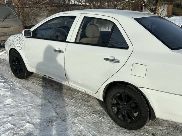 Белый Джили МК, объемом двигателя 1.5 л и пробегом 150 тыс. км за 2400 $, фото 7 на Automoto.ua