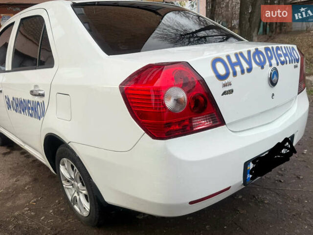 Білий Джилі МК, об'ємом двигуна 1.5 л та пробігом 106 тис. км за 3500 $, фото 10 на Automoto.ua