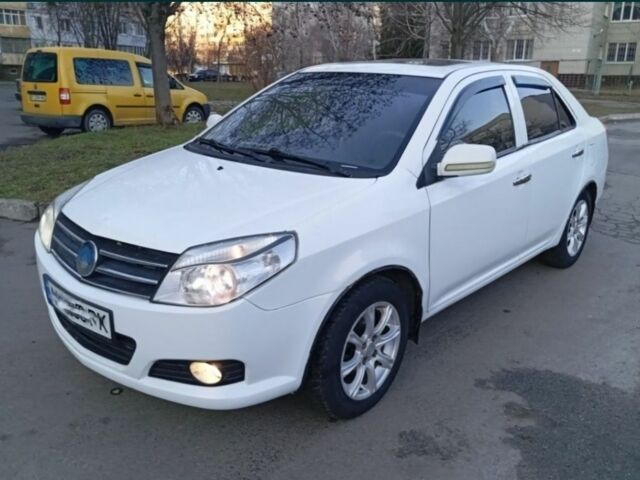 Білий Джилі МК, об'ємом двигуна 2 л та пробігом 144 тис. км за 2650 $, фото 2 на Automoto.ua