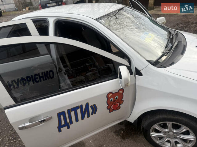 Білий Джилі МК, об'ємом двигуна 1.5 л та пробігом 106 тис. км за 3500 $, фото 2 на Automoto.ua