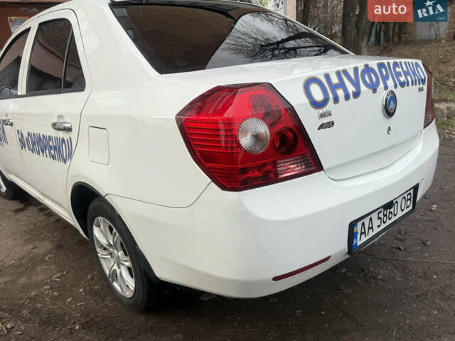 Білий Джилі МК, об'ємом двигуна 1.5 л та пробігом 106 тис. км за 3500 $, фото 4 на Automoto.ua