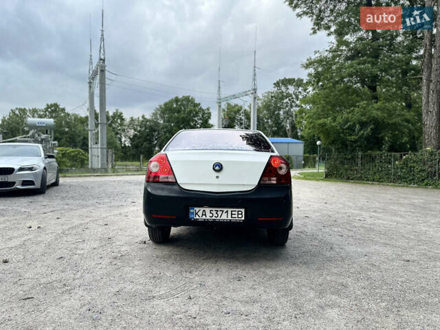 Белый Джили МК, объемом двигателя 1.59 л и пробегом 223 тыс. км за 1800 $, фото 5 на Automoto.ua