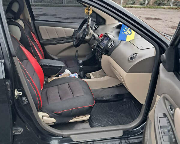 Черный Джили МК, объемом двигателя 1.6 л и пробегом 185 тыс. км за 2500 $, фото 4 на Automoto.ua