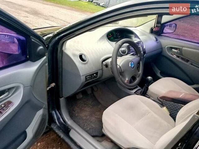 Черный Джили МК, объемом двигателя 1.6 л и пробегом 125 тыс. км за 2400 $, фото 1 на Automoto.ua