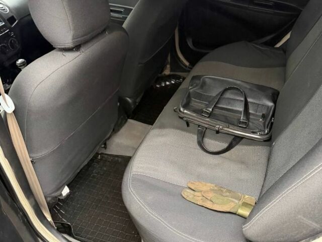 Черный Джили МК, объемом двигателя 1.6 л и пробегом 220 тыс. км за 2100 $, фото 11 на Automoto.ua