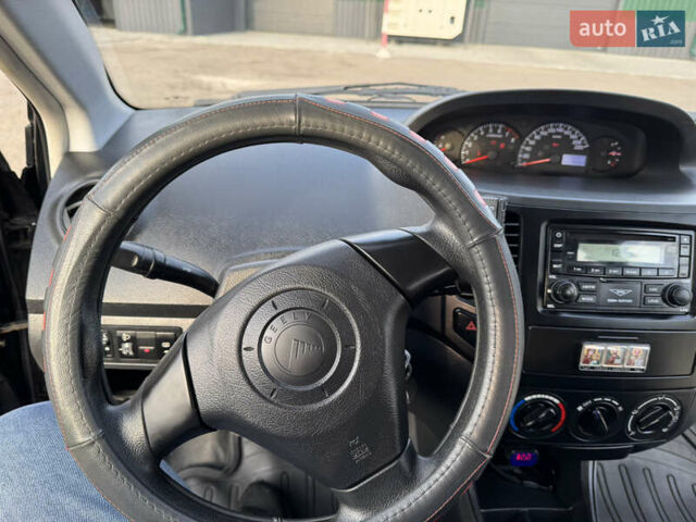 Черный Джили МК, объемом двигателя 1.5 л и пробегом 53 тыс. км за 3100 $, фото 4 на Automoto.ua