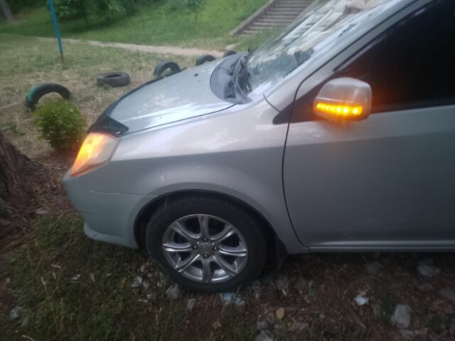 Серый Джили МК, объемом двигателя 1.6 л и пробегом 61 тыс. км за 2500 $, фото 2 на Automoto.ua