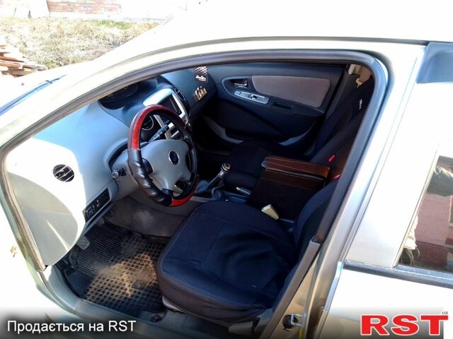 Сірий Джилі МК, об'ємом двигуна 1.6 л та пробігом 115 тис. км за 2800 $, фото 1 на Automoto.ua