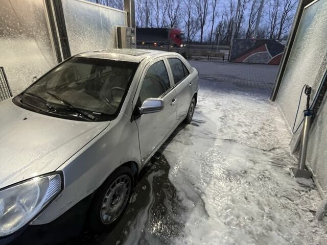 Серый Джили МК, объемом двигателя 1.6 л и пробегом 300 тыс. км за 1600 $, фото 1 на Automoto.ua