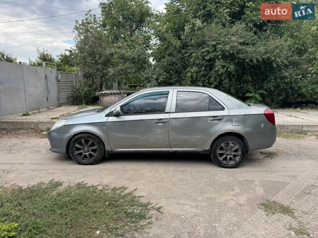 Серый Джили МК, объемом двигателя 1.6 л и пробегом 250 тыс. км за 899 $, фото 1 на Automoto.ua