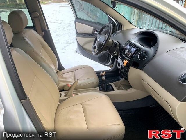 Серый Джили МК, объемом двигателя 1.6 л и пробегом 170 тыс. км за 2500 $, фото 6 на Automoto.ua