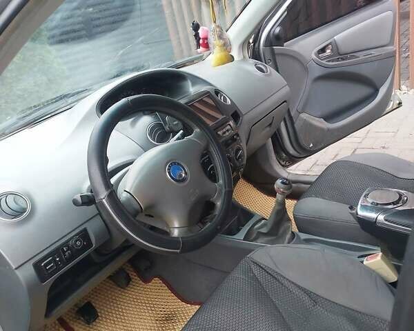 Серый Джили МК, объемом двигателя 1.6 л и пробегом 153 тыс. км за 2000 $, фото 5 на Automoto.ua