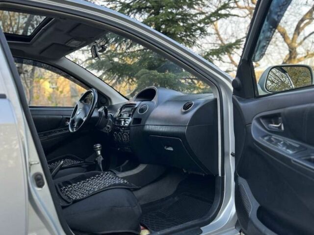 Серый Джили МК, объемом двигателя 0 л и пробегом 130 тыс. км за 2000 $, фото 2 на Automoto.ua