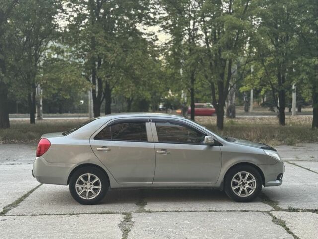 Серый Джили МК, объемом двигателя 1.5 л и пробегом 123 тыс. км за 2800 $, фото 3 на Automoto.ua