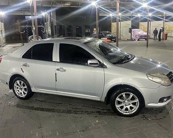 Серый Джили МК, объемом двигателя 1.5 л и пробегом 250 тыс. км за 2400 $, фото 1 на Automoto.ua