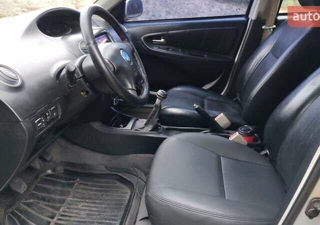 Сірий Джилі МК, об'ємом двигуна 1.5 л та пробігом 428 тис. км за 1900 $, фото 16 на Automoto.ua