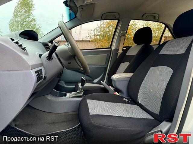 Серый Джили МК, объемом двигателя 1.5 л и пробегом 135 тыс. км за 2600 $, фото 8 на Automoto.ua