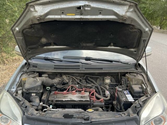 Серый Джили МК, объемом двигателя 1.5 л и пробегом 212 тыс. км за 1400 $, фото 6 на Automoto.ua