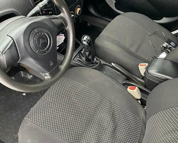 Серый Джили МК, объемом двигателя 1.5 л и пробегом 58 тыс. км за 4200 $, фото 12 на Automoto.ua