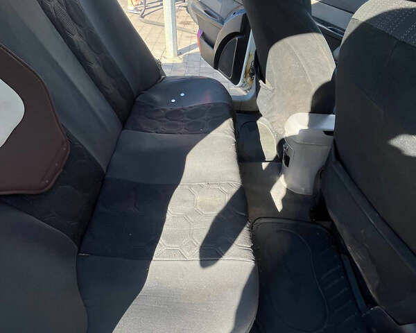 Белый Джили МР, объемом двигателя 1.5 л и пробегом 240 тыс. км за 1200 $, фото 2 на Automoto.ua