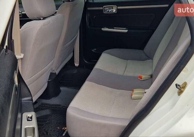 Джилі МР 2009 у Харкові на Automoto.ua Білий Джилі МР, об'ємом двигуна 1.5 л та пробігом 35 тис. км за 2800 $, фото 17 на Automoto.ua