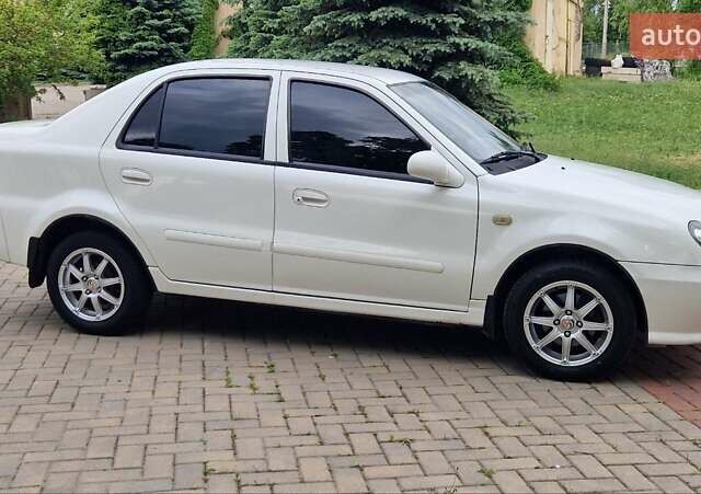 Белый Джили МР, объемом двигателя 1.5 л и пробегом 35 тыс. км за 2800 $, фото 4 на Automoto.ua