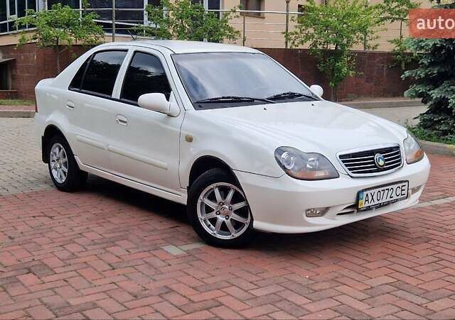 Белый Джили МР, объемом двигателя 1.5 л и пробегом 35 тыс. км за 2800 $, фото 2 на Automoto.ua