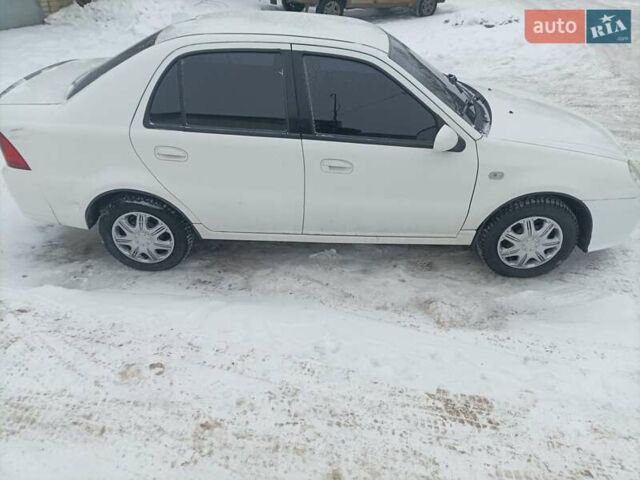 Белый Джили МР, объемом двигателя 1.5 л и пробегом 92 тыс. км за 1600 $, фото 5 на Automoto.ua