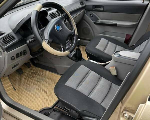 Бежевый Джили МР, объемом двигателя 1.5 л и пробегом 231 тыс. км за 1350 $, фото 6 на Automoto.ua