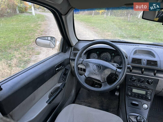 Желтый Джили МР, объемом двигателя 1.5 л и пробегом 220 тыс. км за 900 $, фото 13 на Automoto.ua