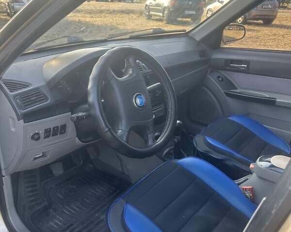 Желтый Джили МР, объемом двигателя 1.5 л и пробегом 137 тыс. км за 1700 $, фото 4 на Automoto.ua