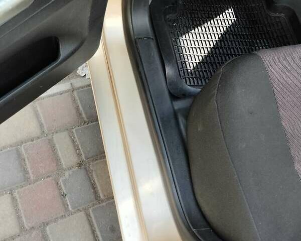 Жовтий Джилі МР, об'ємом двигуна 1.5 л та пробігом 90 тис. км за 2700 $, фото 4 на Automoto.ua