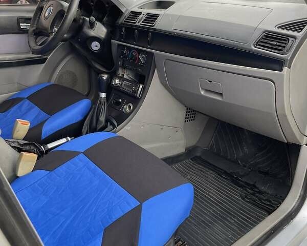 Серый Джили МР, объемом двигателя 1.5 л и пробегом 210 тыс. км за 1450 $, фото 6 на Automoto.ua