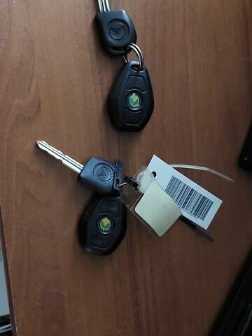 Синий Джили МР, объемом двигателя 1.5 л и пробегом 66 тыс. км за 3000 $, фото 2 на Automoto.ua