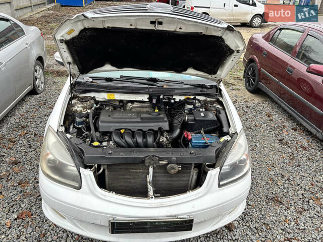 Белый Джили Мапл Ц82, объемом двигателя 1.5 л и пробегом 263 тыс. км за 3200 $, фото 10 на Automoto.ua