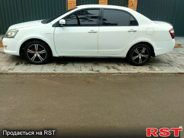 Белый Джили Мапл, объемом двигателя 1.8 л и пробегом 26700 тыс. км за 2000 $, фото 3 на Automoto.ua