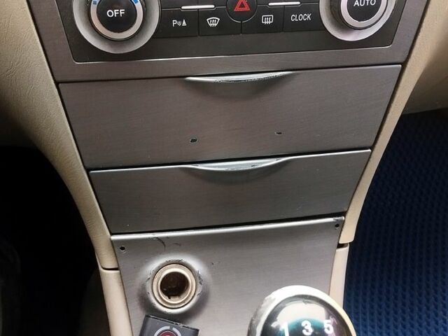 Белый Джили Мапл, объемом двигателя 1.8 л и пробегом 26700 тыс. км за 2000 $, фото 12 на Automoto.ua