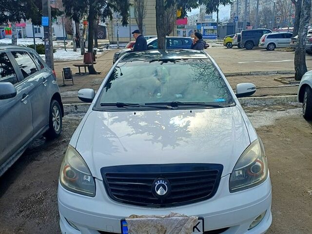 Белый Джили Мапл, объемом двигателя 1.8 л и пробегом 186 тыс. км за 3499 $, фото 3 на Automoto.ua