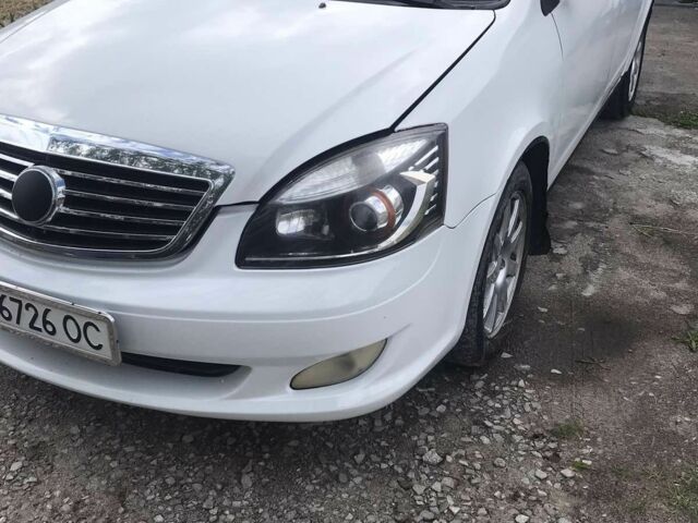 Белый Джили Мапл, объемом двигателя 0 л и пробегом 200 тыс. км за 3199 $, фото 4 на Automoto.ua