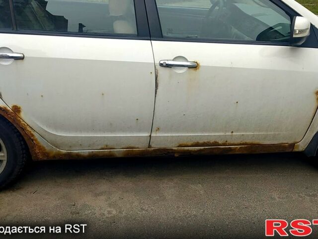 Белый Джили Мапл, объемом двигателя 1.8 л и пробегом 254 тыс. км за 1820 $, фото 1 на Automoto.ua