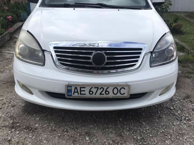 Белый Джили Мапл, объемом двигателя 0 л и пробегом 200 тыс. км за 3199 $, фото 3 на Automoto.ua