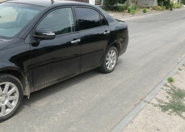 Чорний Джилі Мапл, об'ємом двигуна 1.8 л та пробігом 228 тис. км за 2100 $, фото 2 на Automoto.ua
