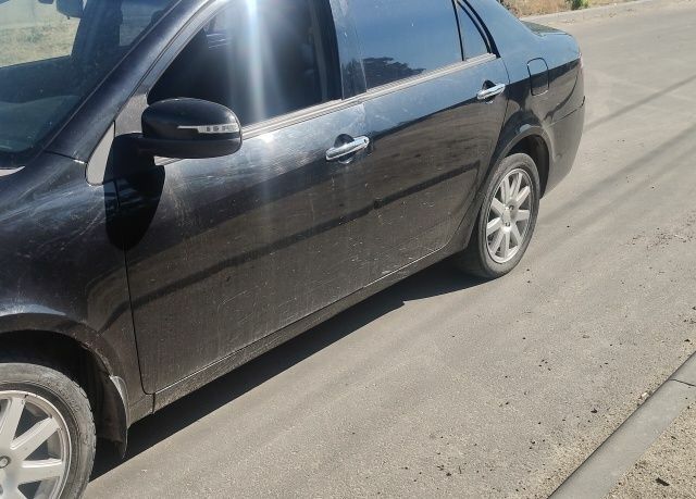 Чорний Джилі Мапл, об'ємом двигуна 1.8 л та пробігом 2 тис. км за 2500 $, фото 2 на Automoto.ua