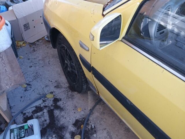 Желтый Джили Мапл, объемом двигателя 1.8 л и пробегом 100 тыс. км за 953 $, фото 6 на Automoto.ua